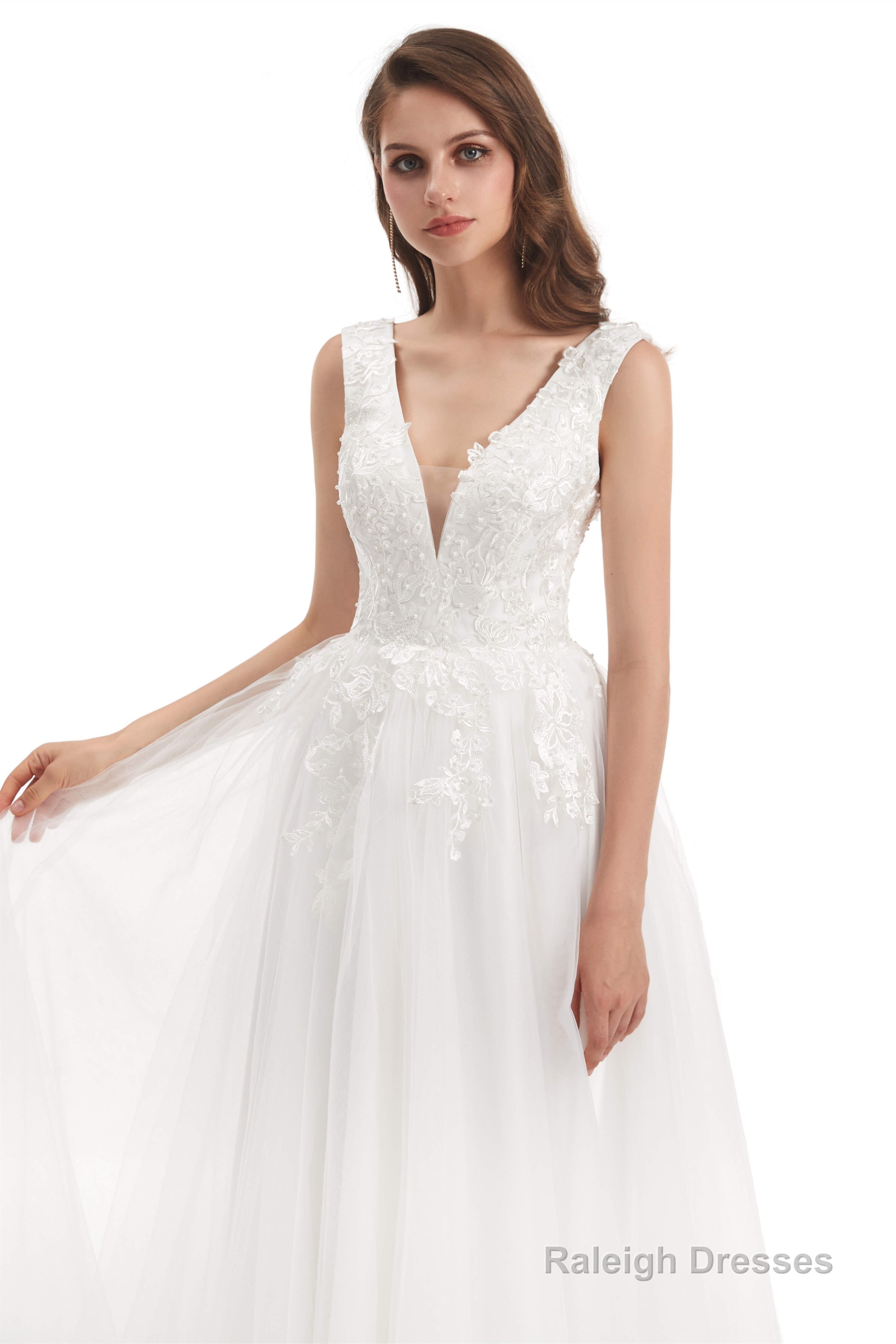 Tulle V-neck Backless Appliques Wedding Dresses