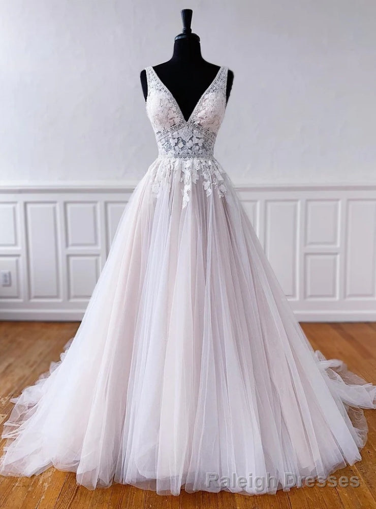 Tulle V-neck Lace Backless Wedding Dress Main image