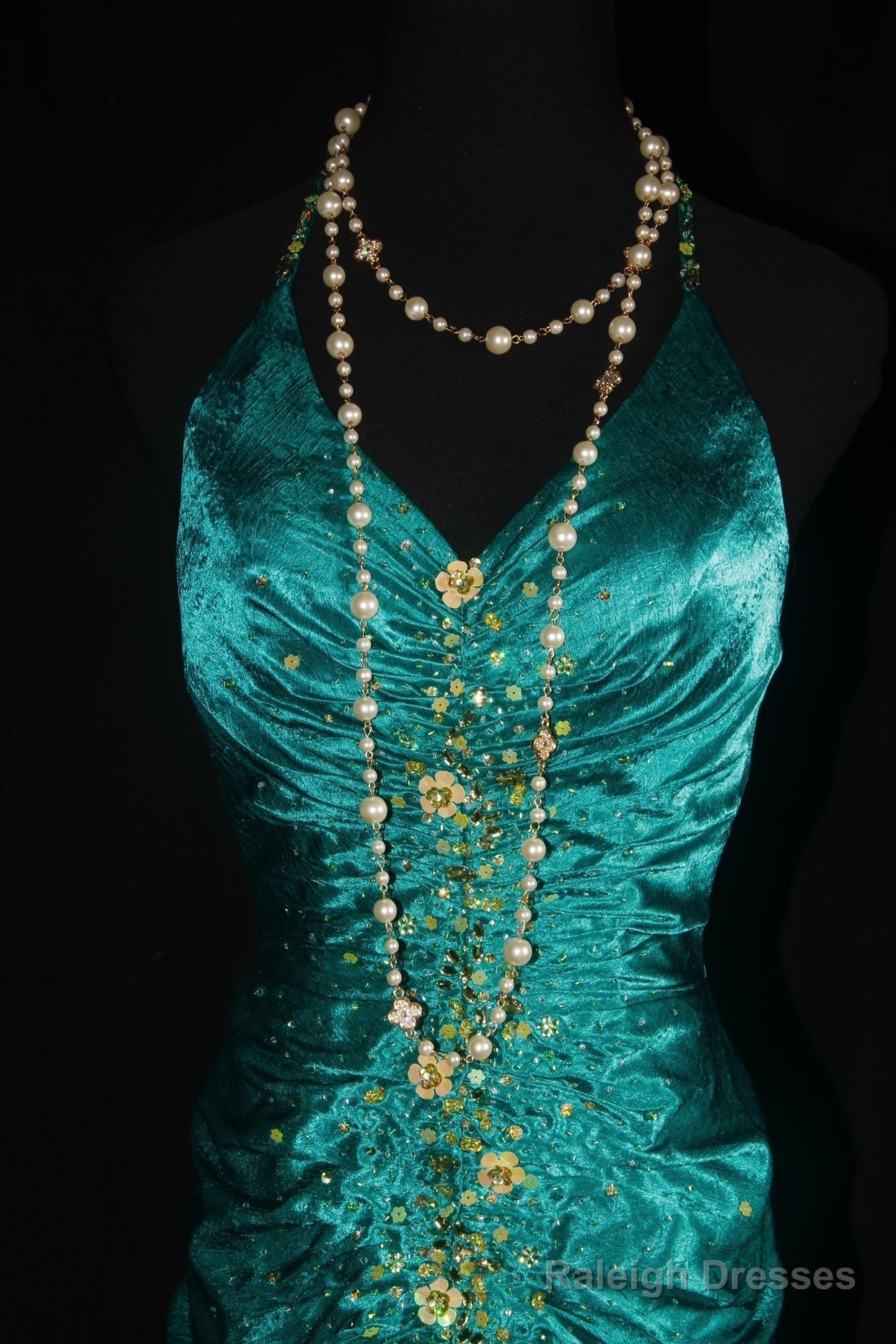Turqoise Mermaid Halter Satin Beaded Prom Dresses Long Retro V-Neck Rhinestone Prom Gowns