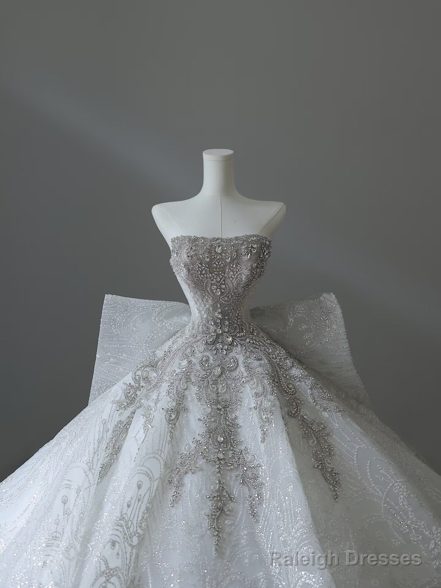 Unique Ball Gowns Strapless Sequin Long Wedding Dress Brides Dresses