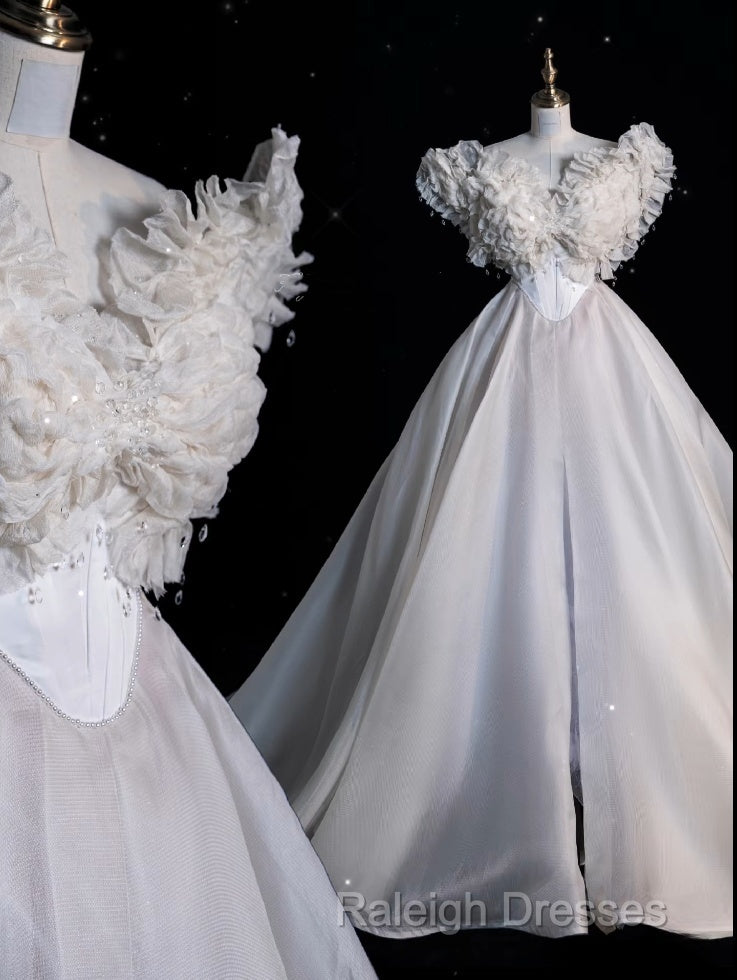 Unique Ball Gown Sweetheart Long Tulle White Wedding Dresses Brides Dress Secondary image