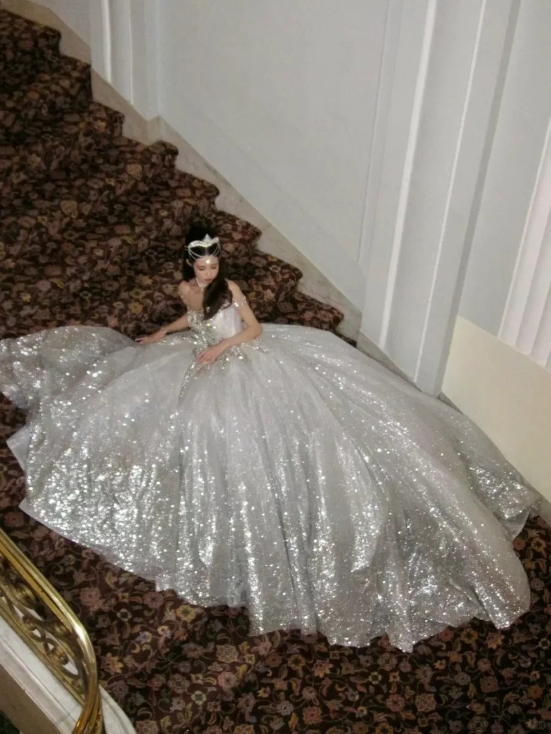 Unique Bridal Dresses Ball Gowns Scoop White Sequin Long Wedding Dress Luxury Bride Dresses Bridal Gown