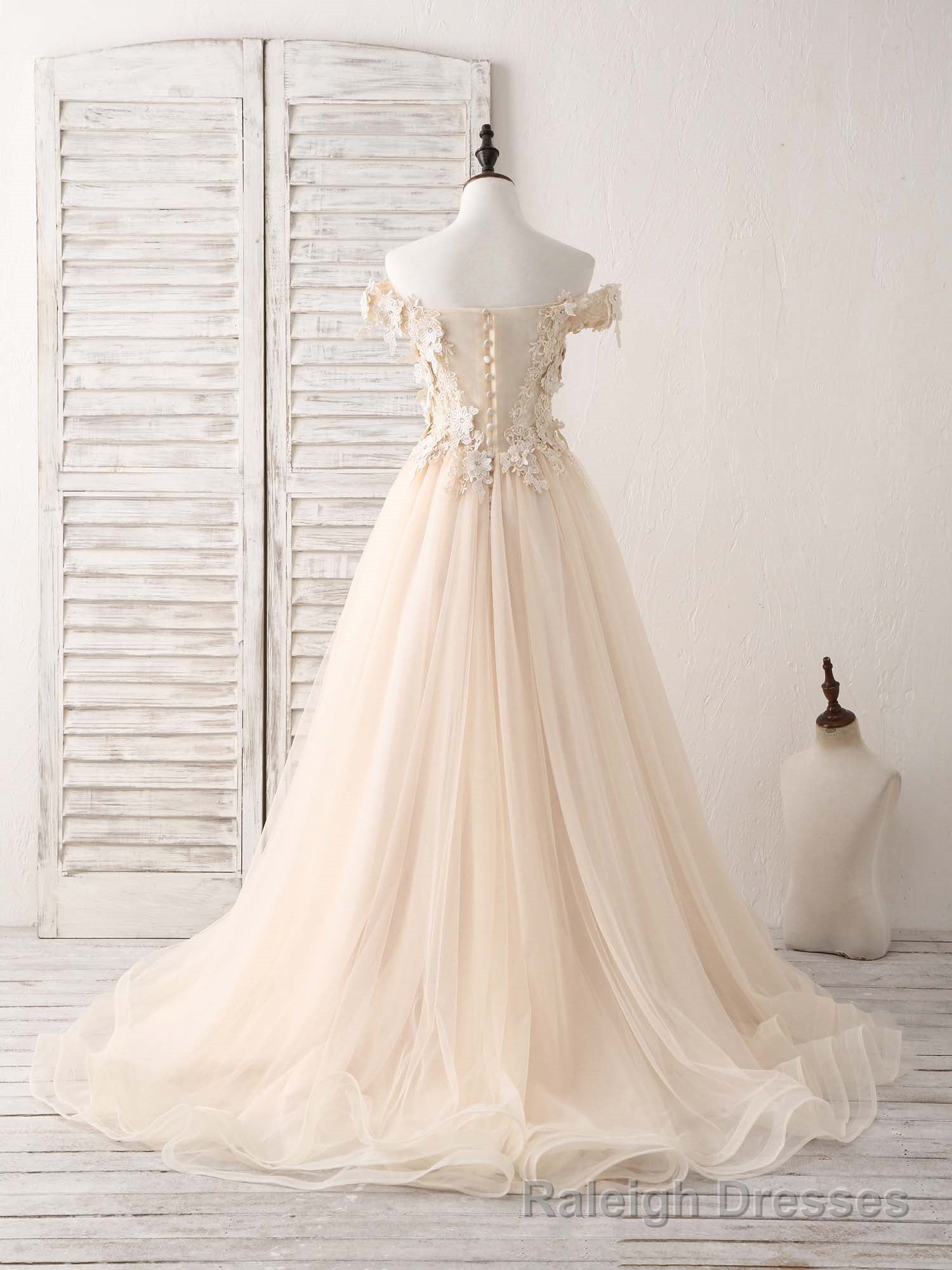 Unique  Lace Applique Tulle Long Champagne Prom Dresses Sweet 16 Dress