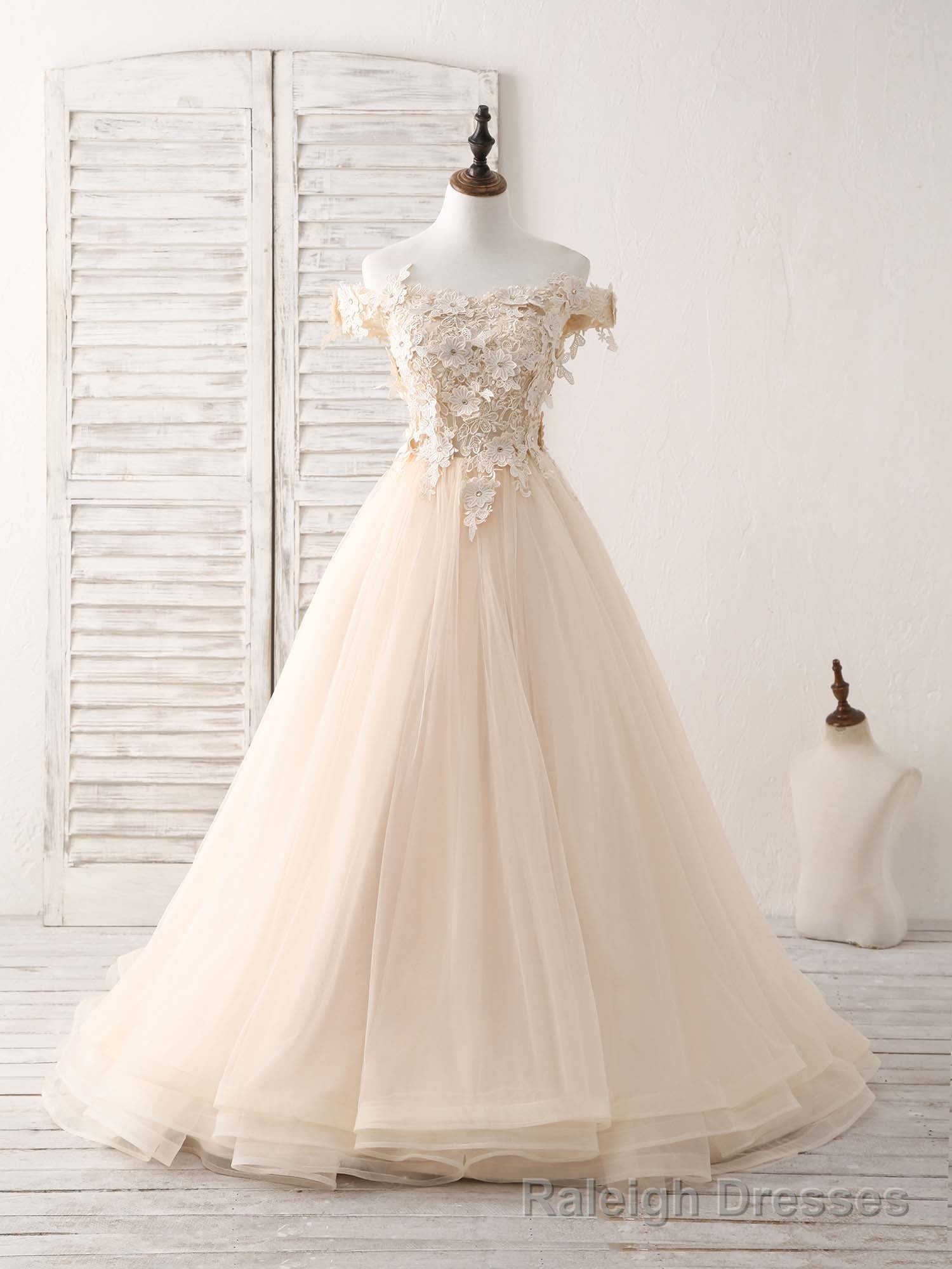Unique Lace Applique Tulle Long Champagne Prom Dresses Sweet 16 Dress Secondary image