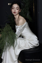 Unique Mermaid Off The Shoulder Pleats Long Sleeves Satin Wedding Dresses