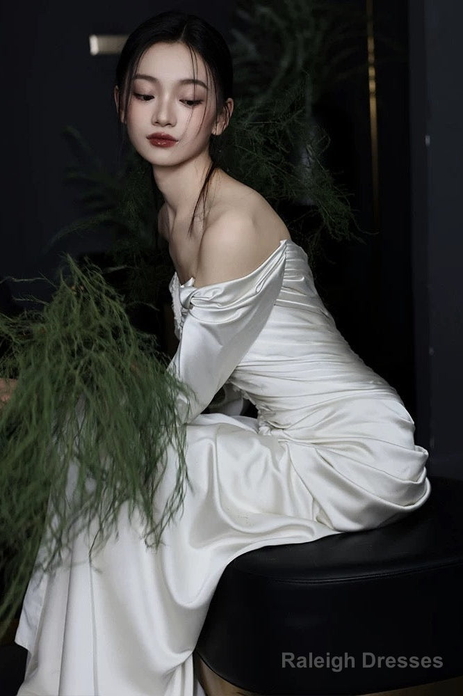 Unique Mermaid Off The Shoulder Pleats Long Sleeves Satin Wedding Dress