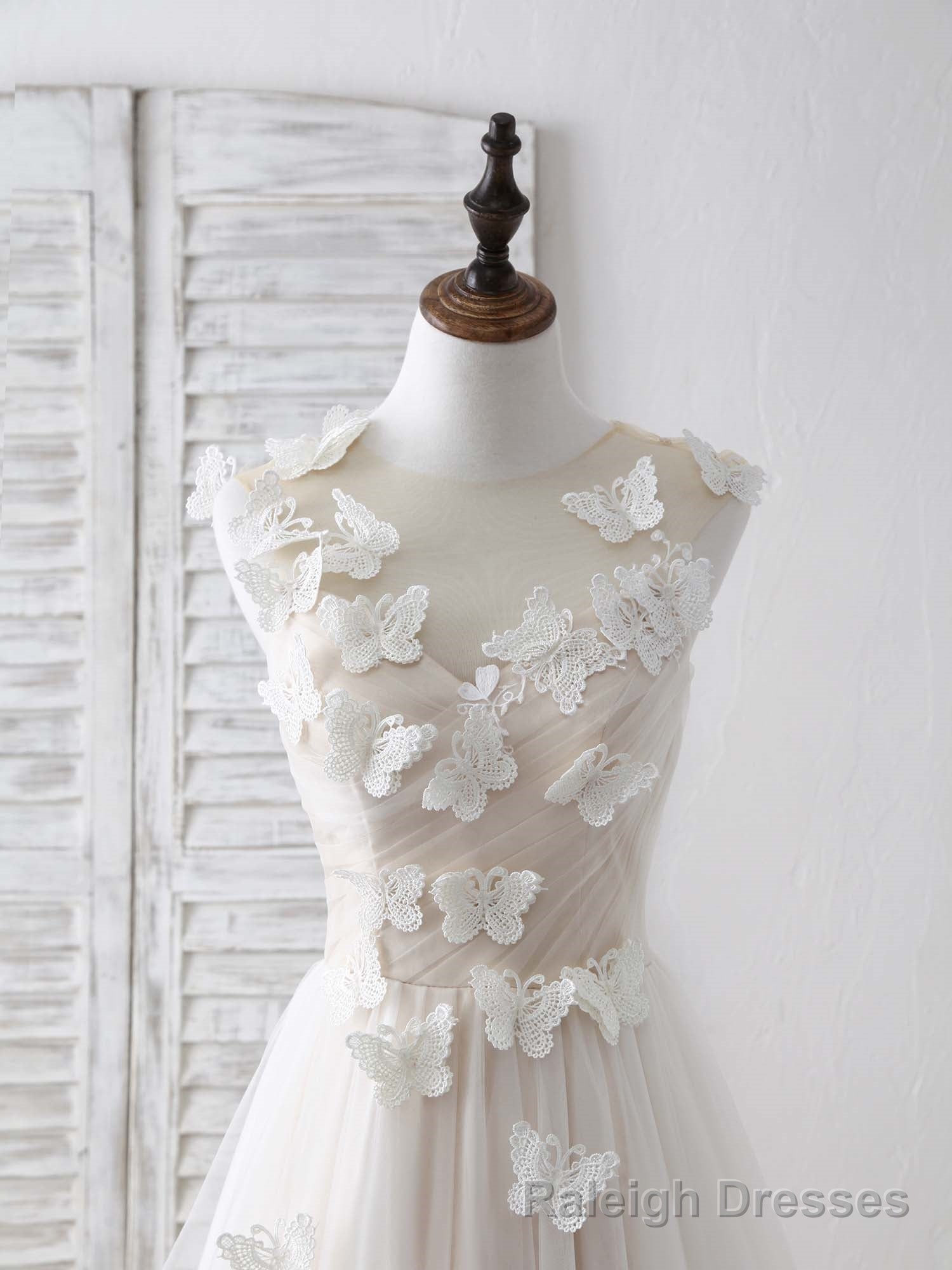 Unique White Round Neck Tulle 3D Lace Applique Long Prom Dresses