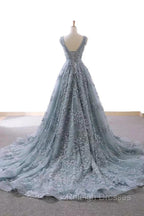 V-Neck Appliques Lace Wedding Dresses With Chapel Train