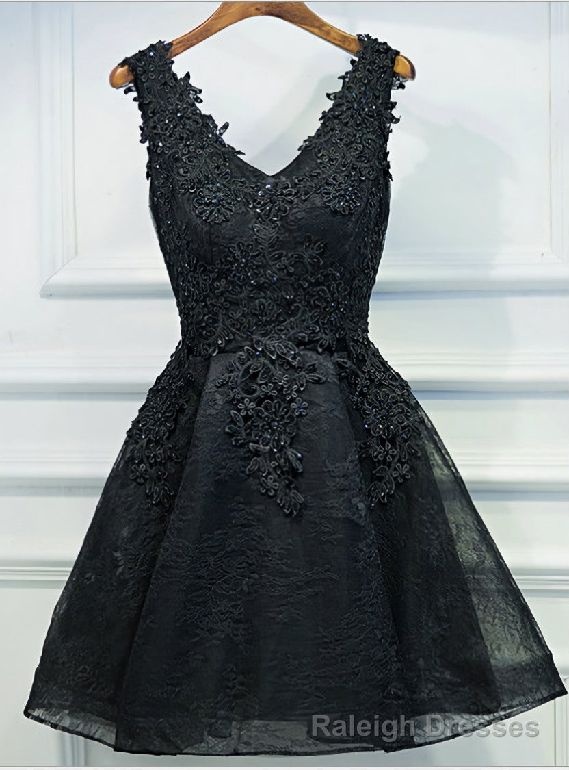 V-neck Beaded Elegance Appliqued Black Lace Homecoming Dresses Main image