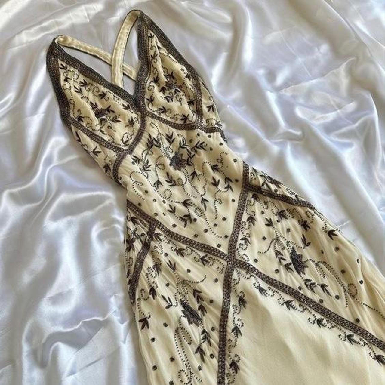 Fairytale Cream Beige/Black/Pink V Neck Sophisticated Elegant Floral Long Evening Prom Dress