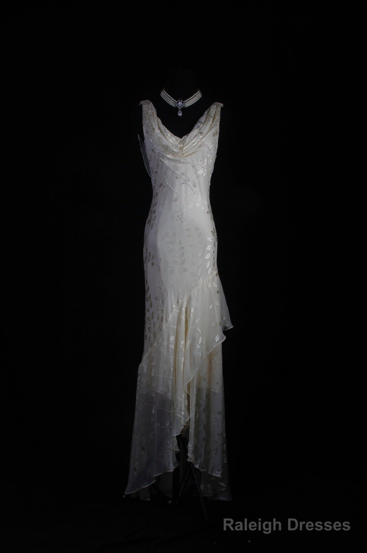 V-Neck Chiffon Beaded Prom Dresses Long Simple Mermaid Wedding Dresses Main image