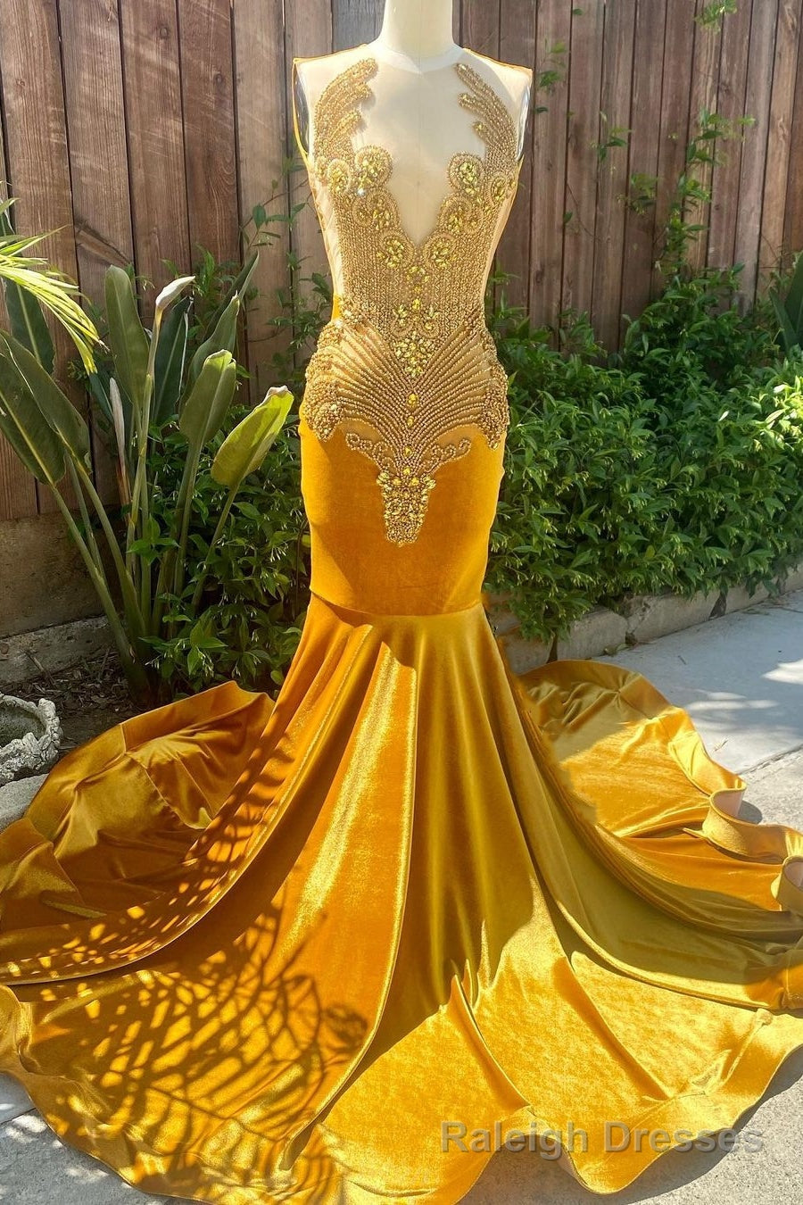 V Neck Gold Velvet Sleeveless Mermaid Long Court Train Prom Dresses Main image