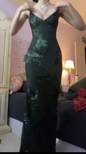 V Neck Green Prom Dress Prom Gown With Sequin Appliques