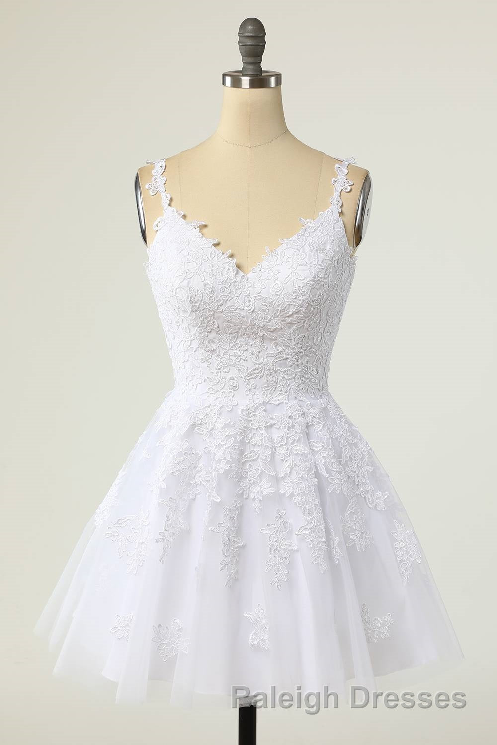 V Neck Lilace Tulle A Line Short Prom Dresses with Appliques