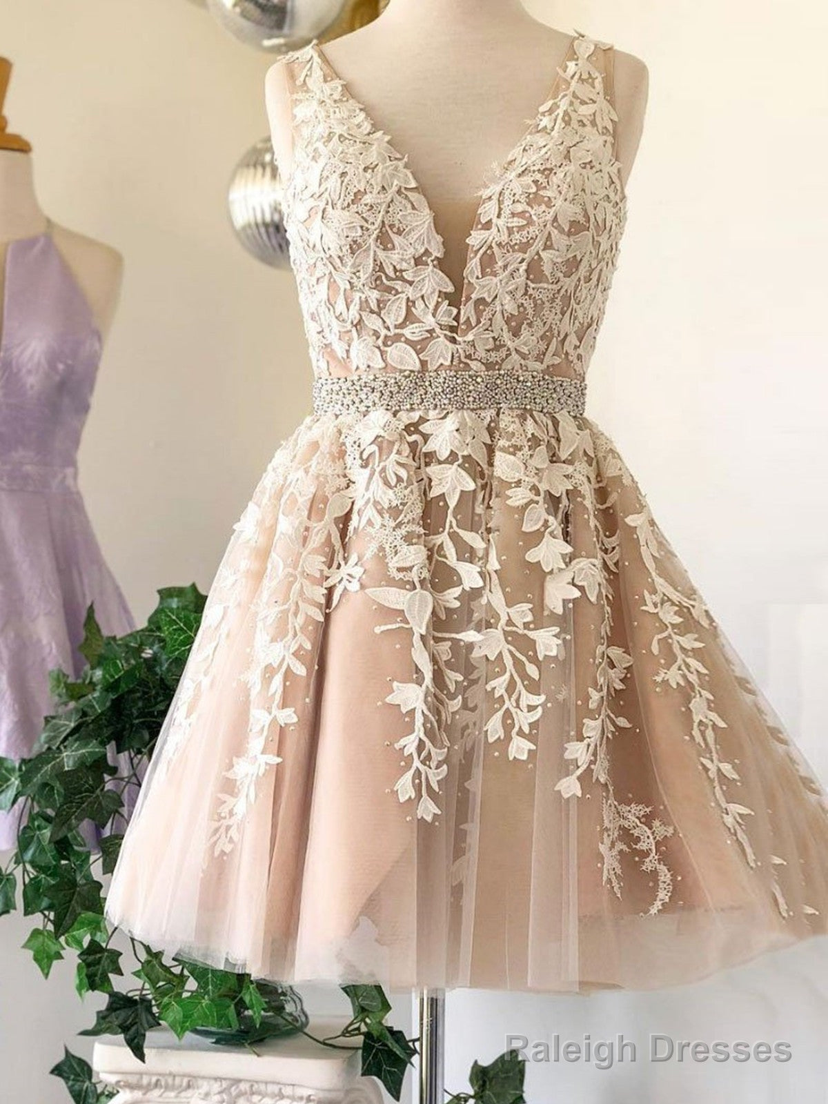 V Neck Short Champagne Lace Prom Dress Short V Neck Champagne Lace Graduation Homecoming Prom Dressesses Champagne Lace Wedding Dress Main image