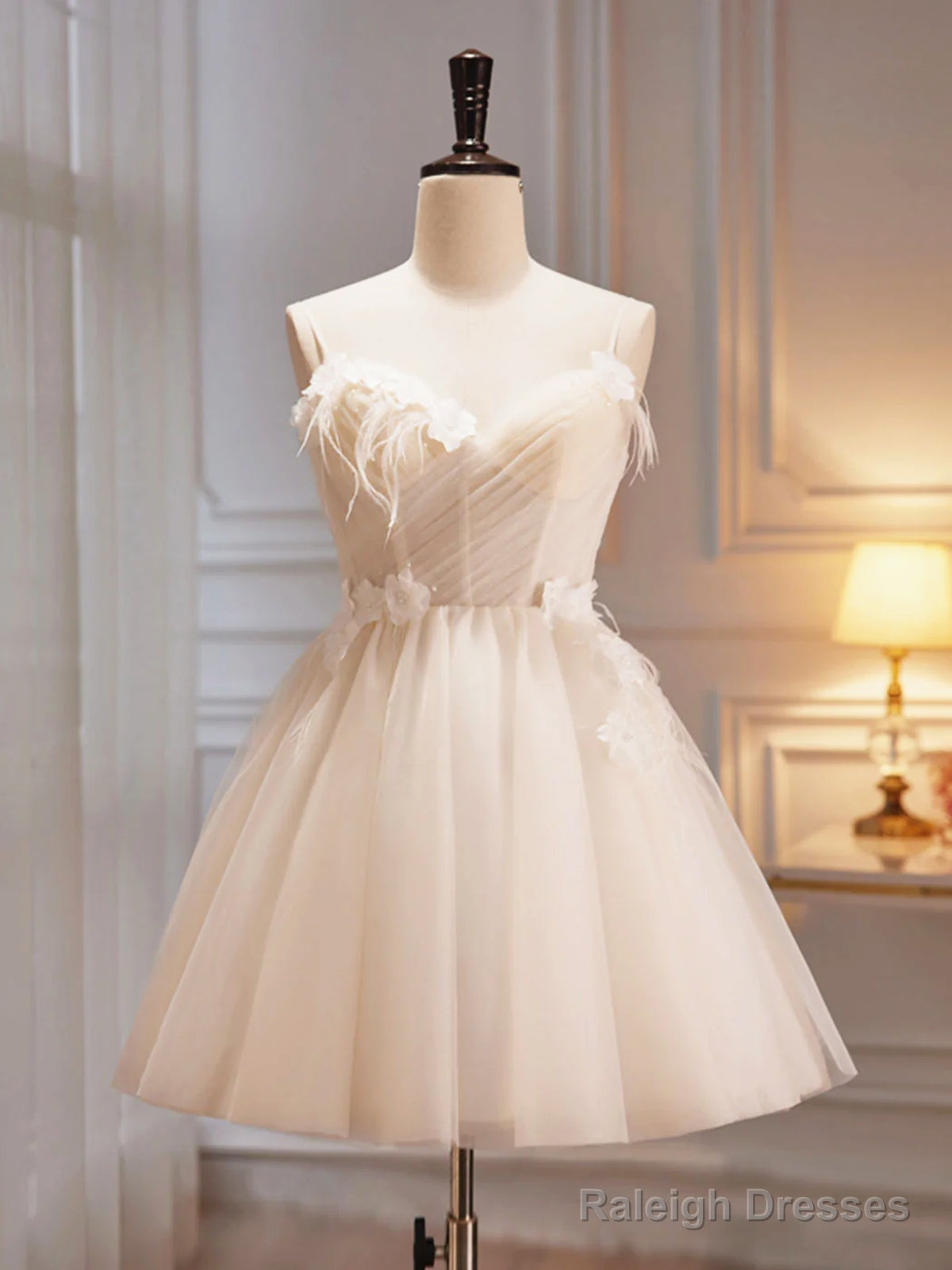 V Neck Short Champagne Prom Dress Short V Neck Chamapgne Graduation Homecoming Dress Main image