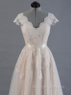 V Neck Short Sleeves Wedding Dress Lace Applique Floor Length Tulle Bridal Gown
