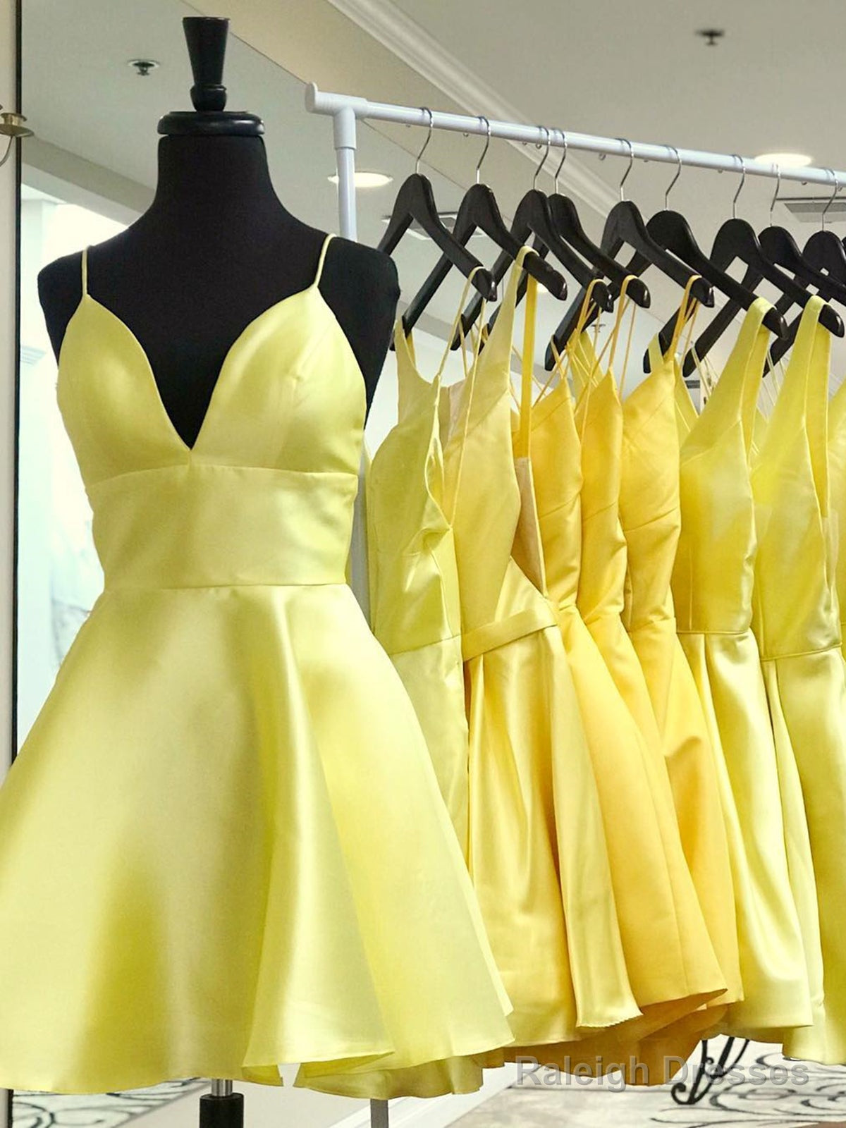 V Neck Short Yellow Prom Dresses, Short V Neck Yellow Graduation Homecoming Dresses Main image