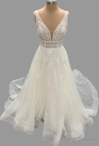 V-Neck Sparkly Tulle Wedding Dress With Appliques