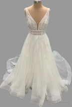 V-Neck Sparkly Tulle Wedding Dresses With Appliques