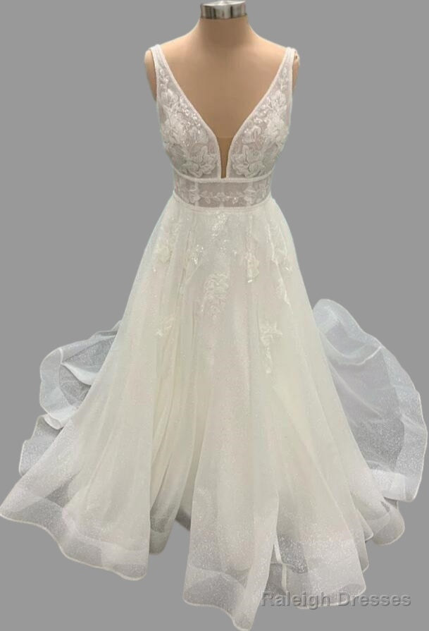 V-Neck Sparkly Tulle Wedding Dresses With Appliques
