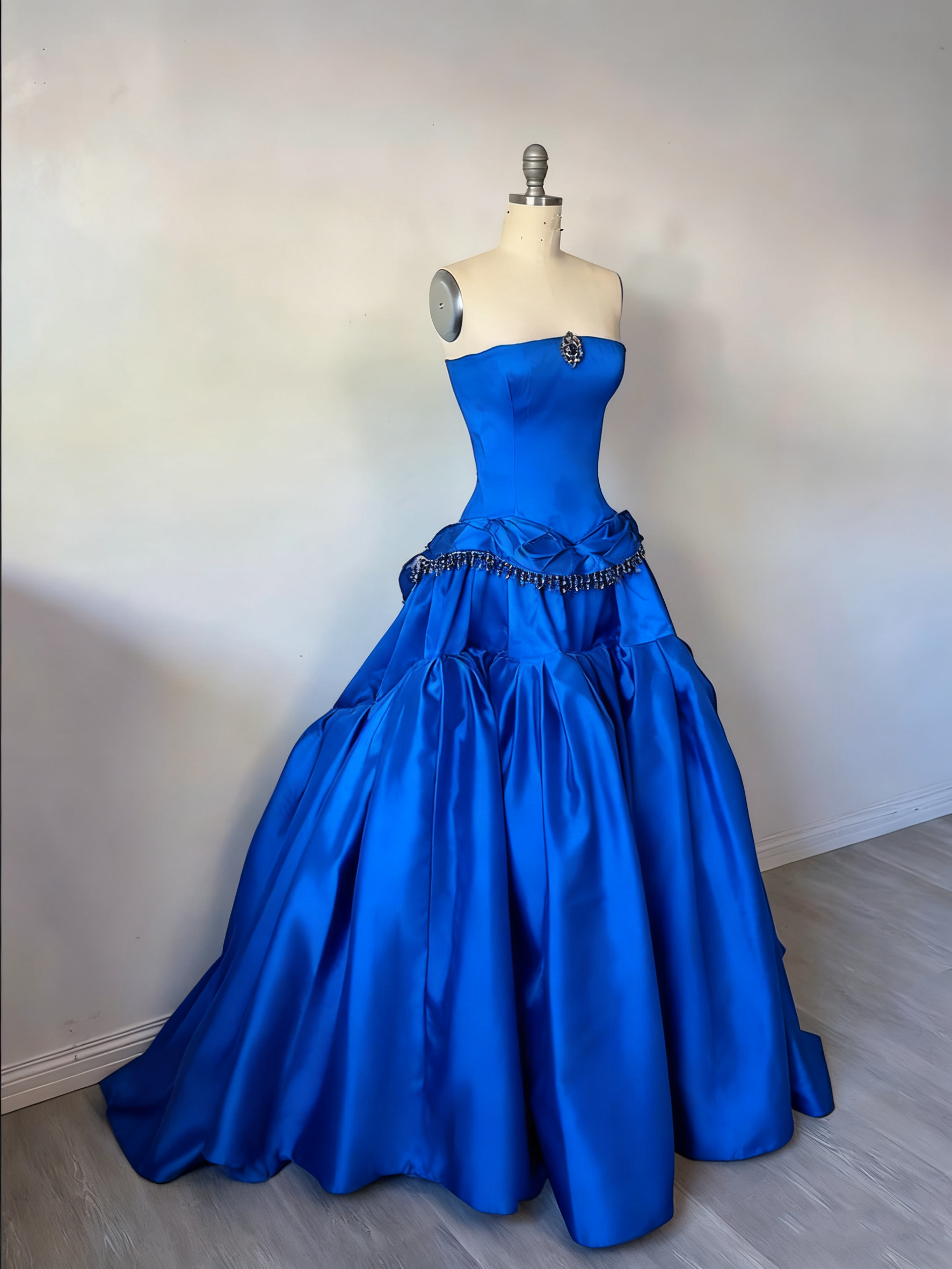 Vintage Ball Gowns Strapless Burgundy Sleeveless Satin 90S Classy Prom Dress Inspiration Prom Dresses Princess Graduation Dresses