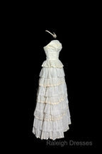 Vintage Ball Gown Strapless White Lace Prom Gown Fairy Prom Dresses