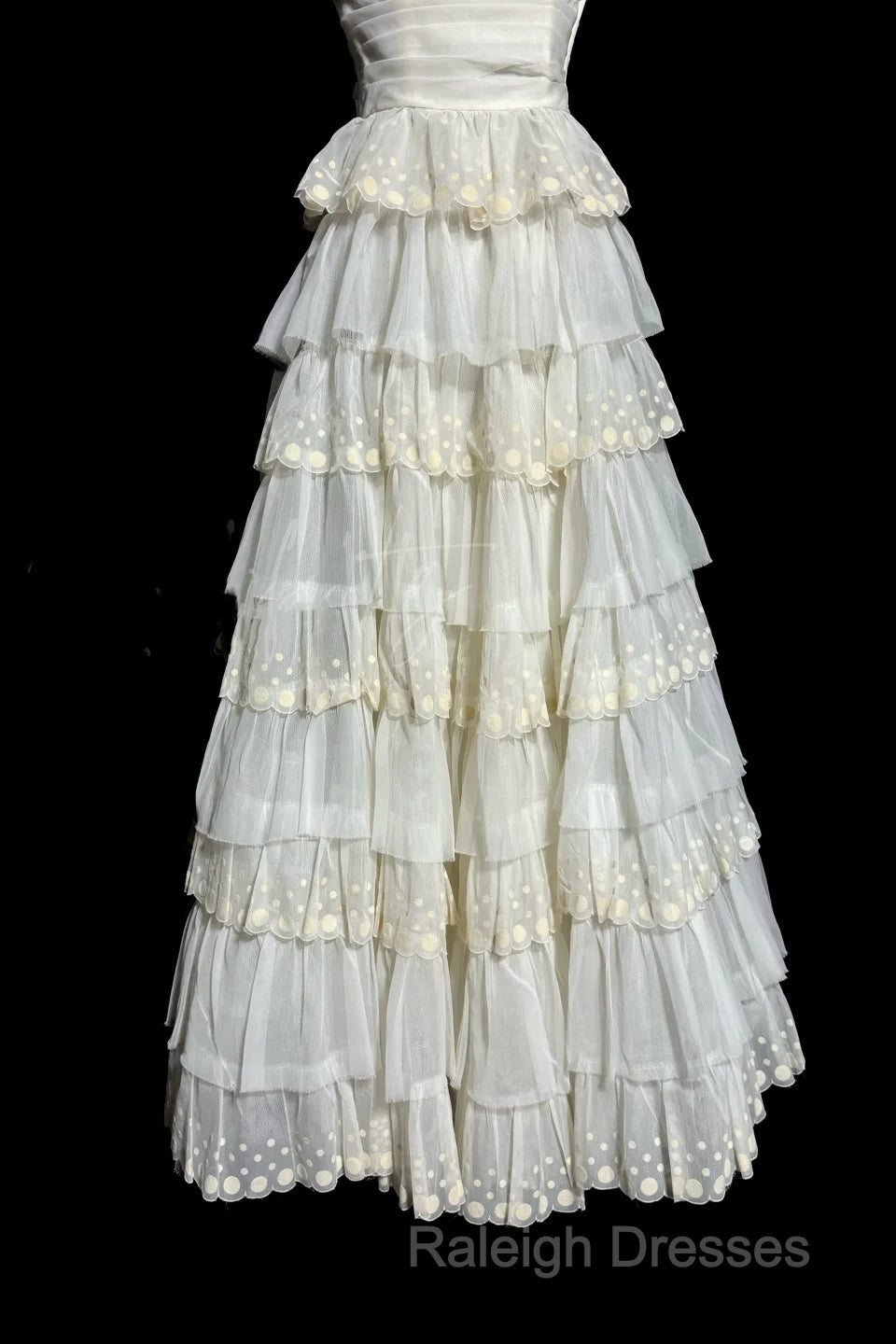 Vintage Ball Gown Strapless White Lace Prom Gown Fairy Prom Dresses