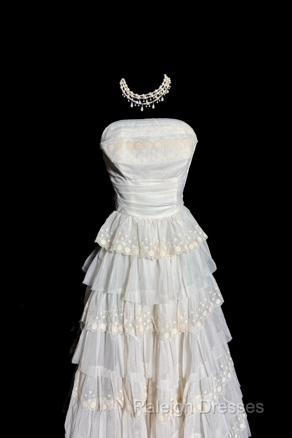 Vintage Ball Gown Strapless White Lace Prom Gown Fairy Prom Dresses