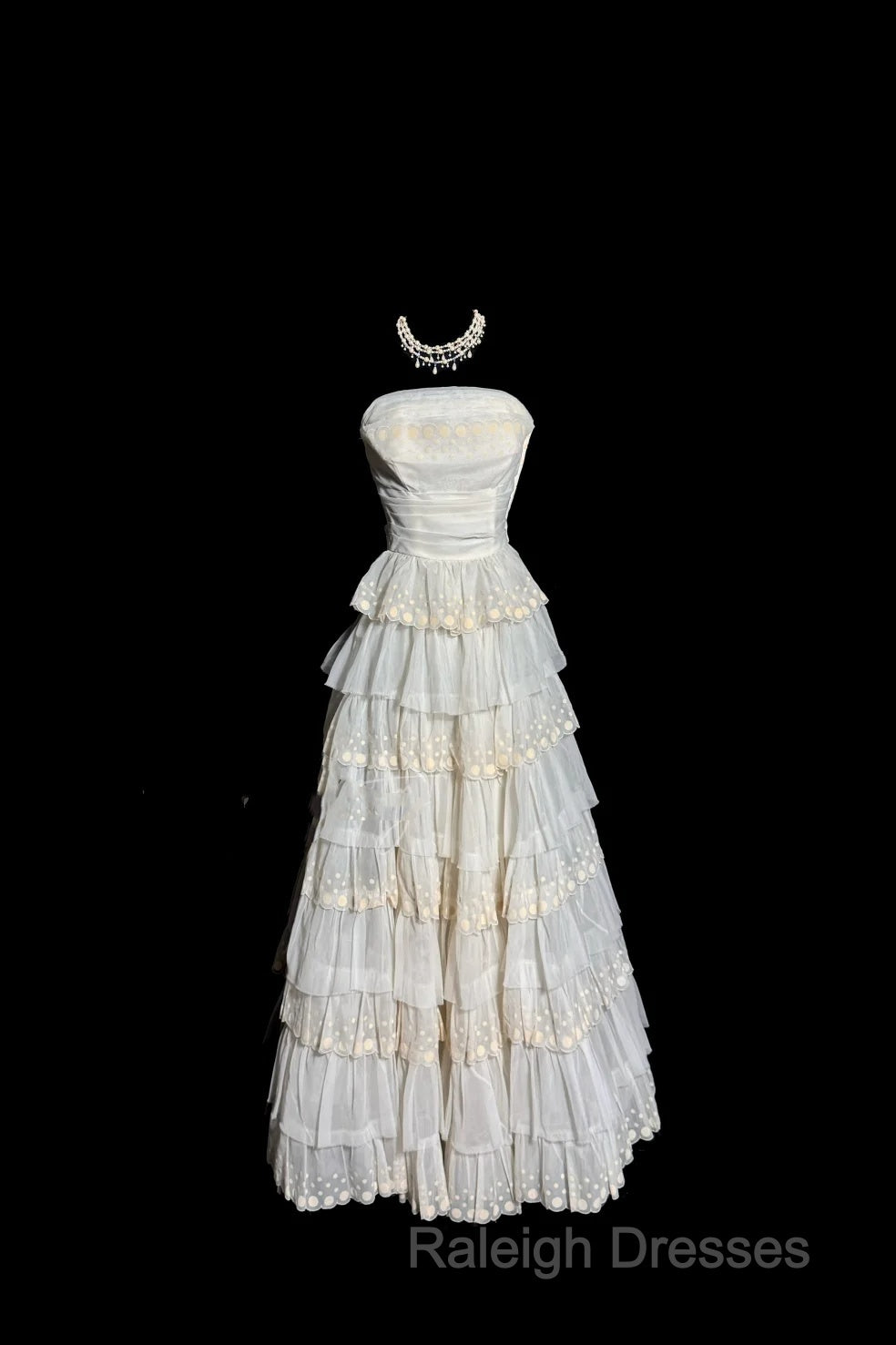 Vintage Ball Gown Strapless White Lace Prom Gown Fairy Prom Dresses