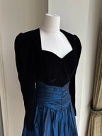 Vintage Black And Blue A-Line Long-Sleeved Velvet And Satin Formal Prom Dress