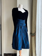 Vintage Black And Blue A-Line Long-Sleeved Velvet And Satin Formal Prom Dress
