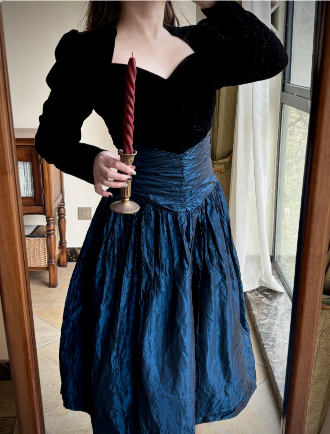 Vintage Black And Blue A-Line Long-Sleeved Velvet And Satin Formal Prom Dress Main image