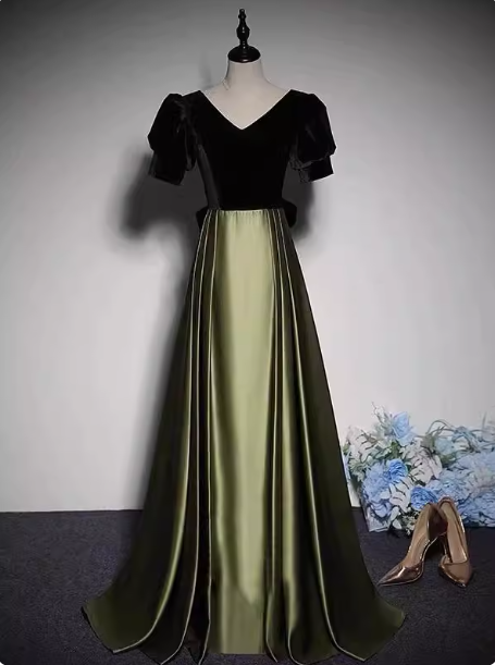 Vintage Black & Green Color Block A-Line V-Neck Velvet Satin Long Formal Prom Dress Main image