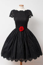 Vintage Black Lace Homecoming Dresses Bateau Knee-Length Flower