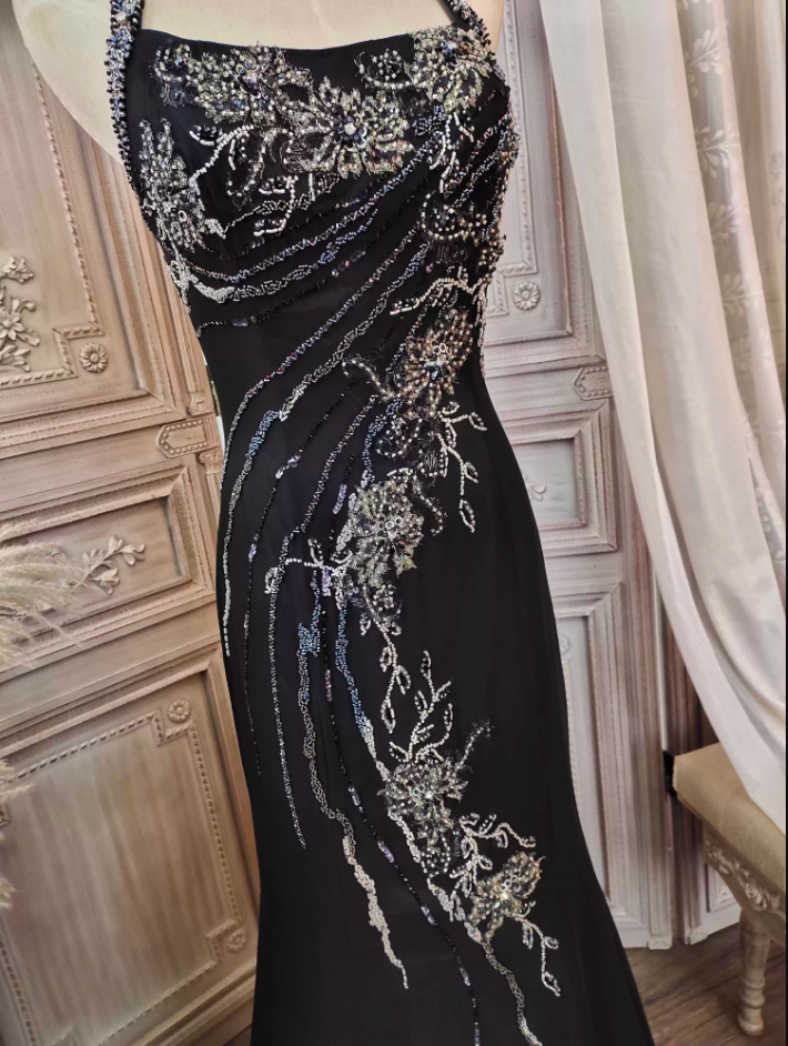 Vintage Black Mermaid Halter Neck Beaded Chiffon Long Formal Prom Dress