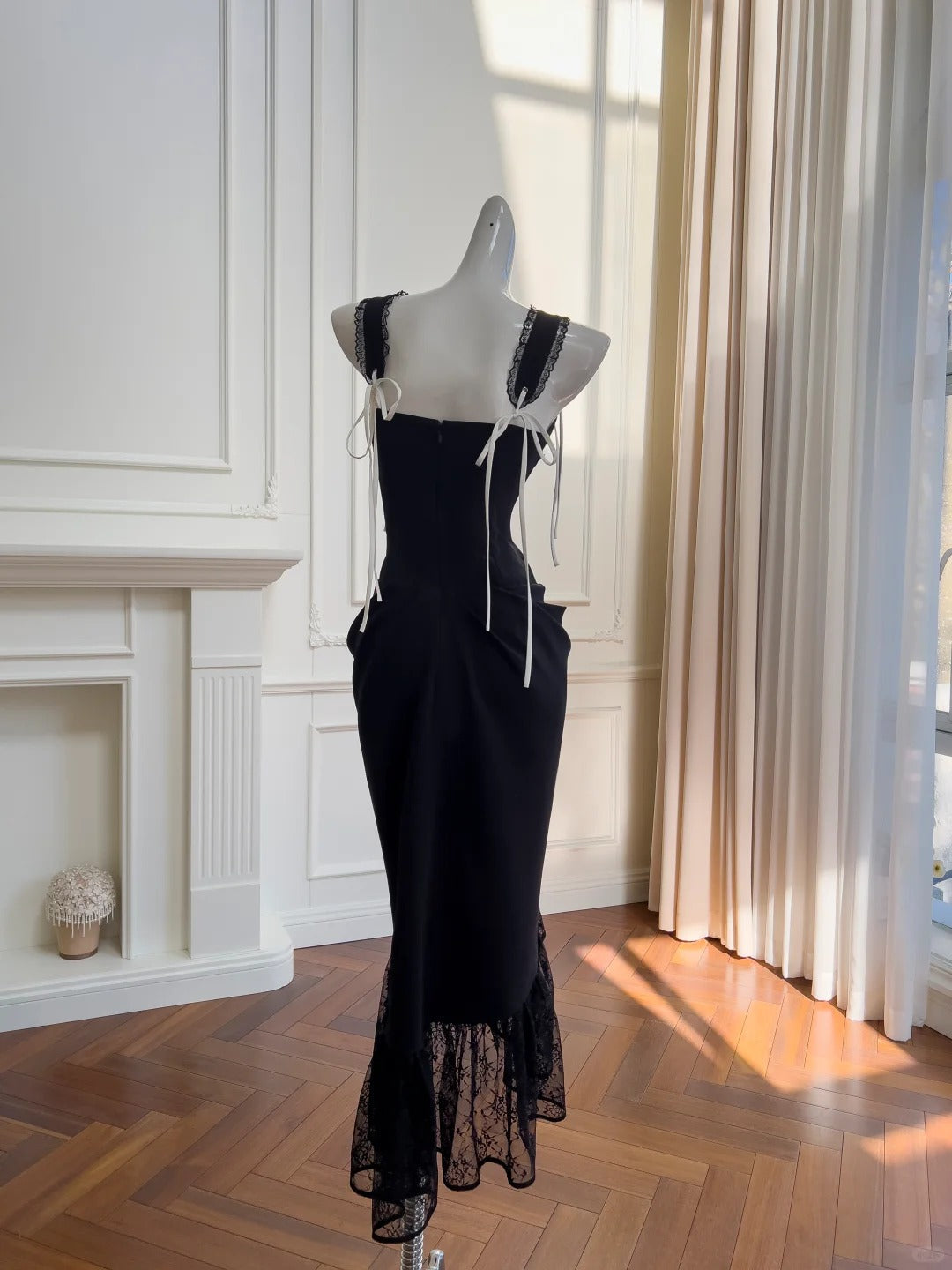 Vintage Black Mermaid Lace And Satin Long Formal Prom Dress
