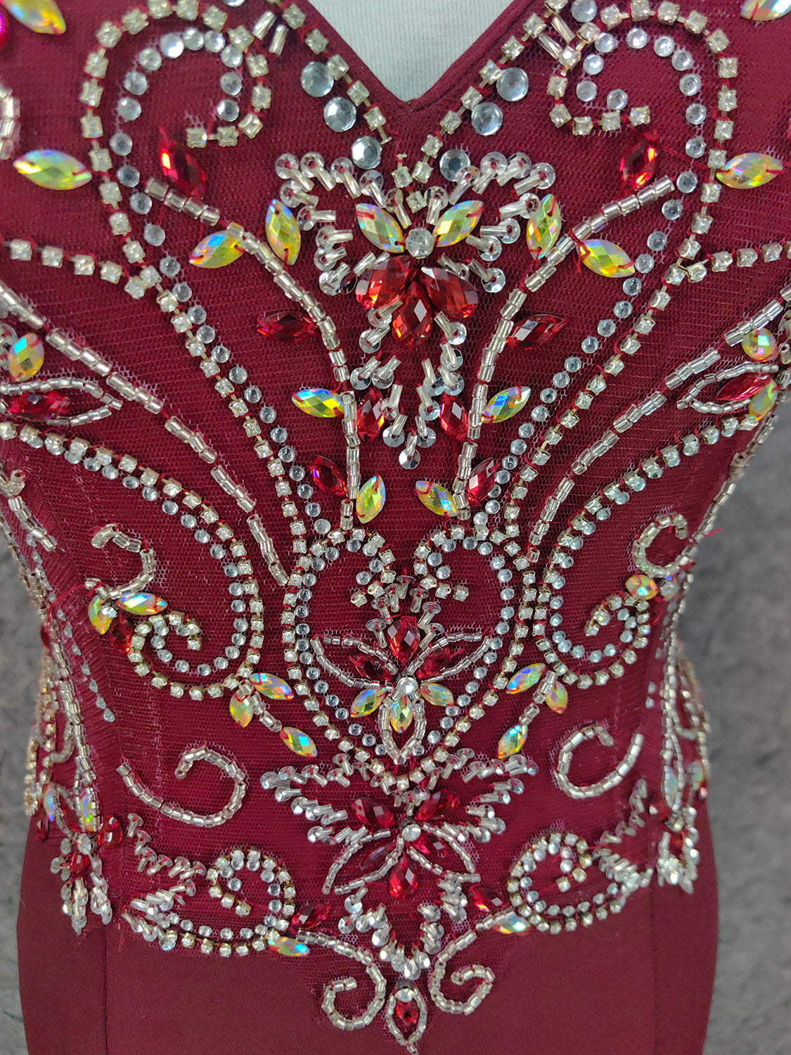 Vintage Burgundy Spaghetti Strap V-Neck Beaded Chiffon Long Formal Prom Dress