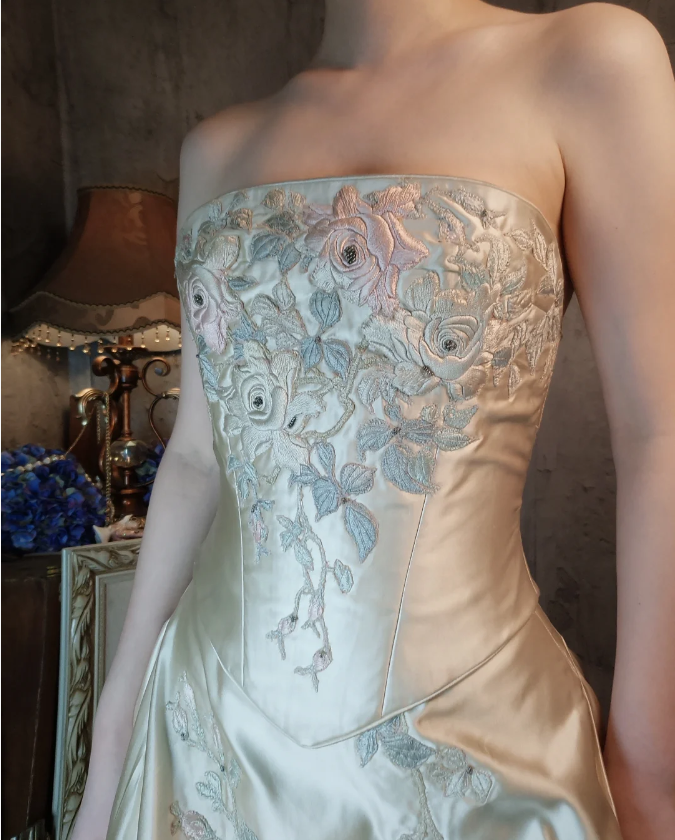 Vintage Champagne Gold A-Line Strapless Embroidered Satin Train Formal Prom Dress