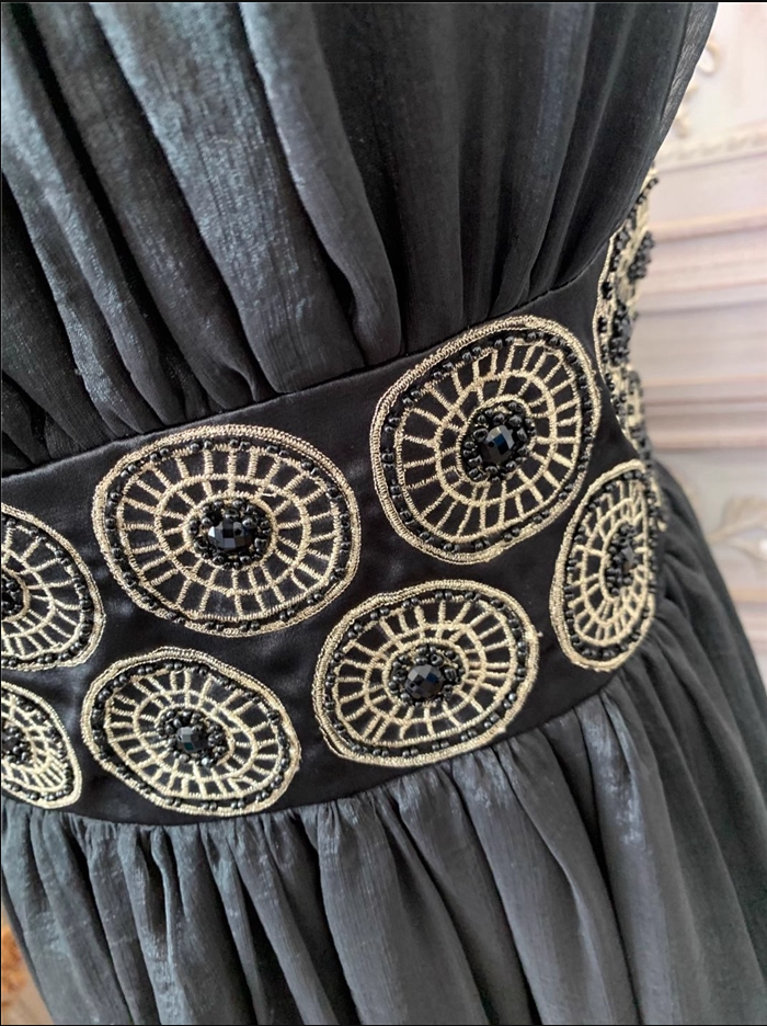 Vintage Court Black Embroidery Circular Pattern Black Diamond Chiffon Long Formal Prom Dress
