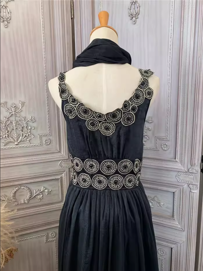 Vintage Court Black Embroidery Circular Pattern Black Diamond Chiffon Long Formal Prom Dress