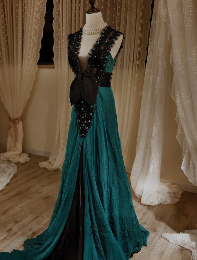 Vintage Dark Green A-Line V-Neck Bow Beaded Chiffon Long Formal Prom Dress Secondary image