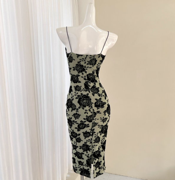Vintage Dark Green Base Black Rose Printed Slim-Fit Spaghetti Strap Satin Formal Prom Dress Secondary image