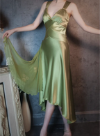 Vintage Elegant Green Deep V-Neck Satin Formal Prom Dress