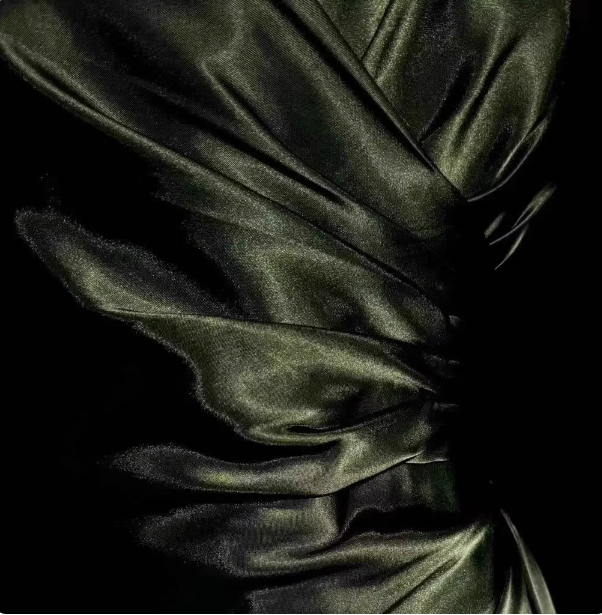 Vintage Emerald Green V-Neck Ruffled Satin Long Formal Prom Dress