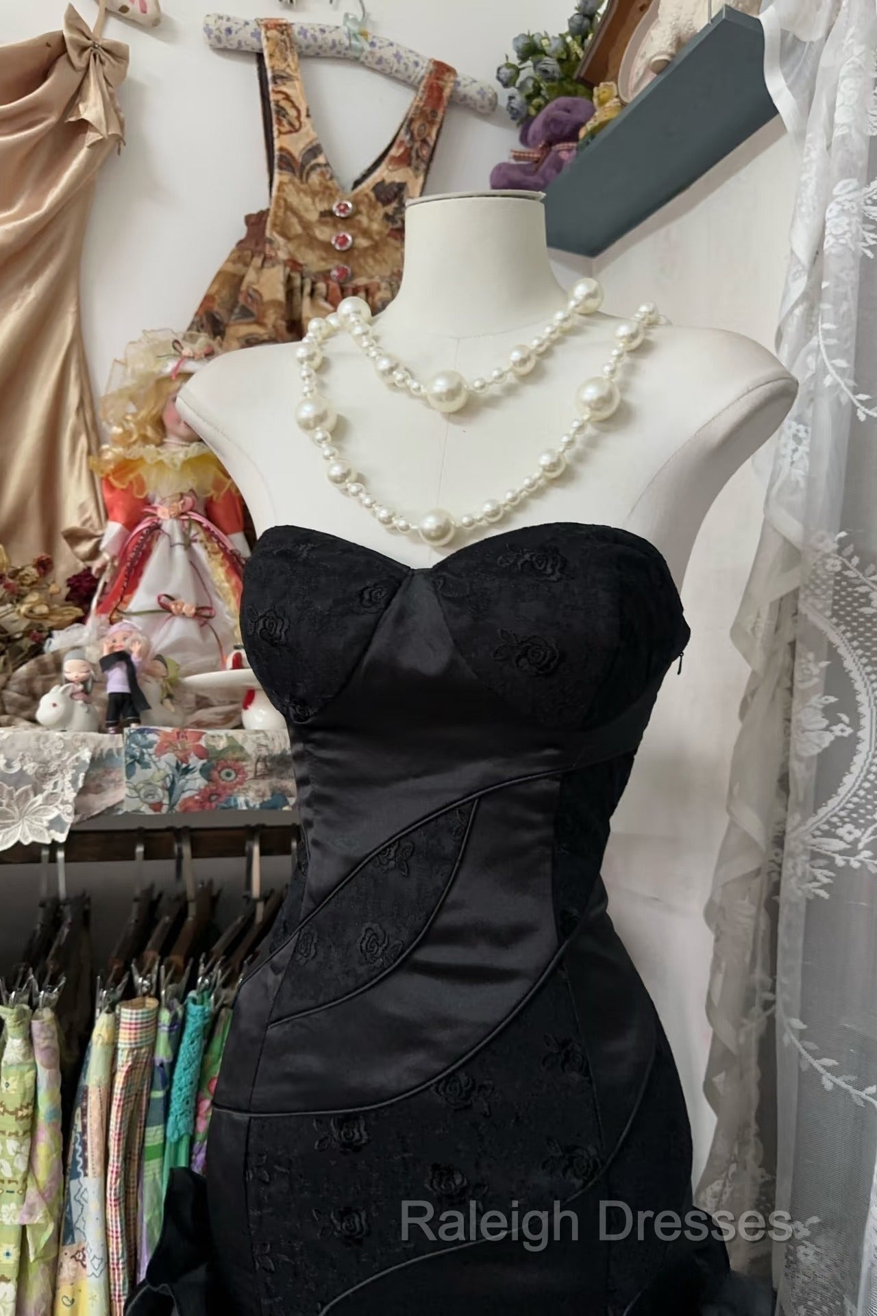 Vintage Fashion Mermaid Sweetheart Black Floor Length Prom Dresses