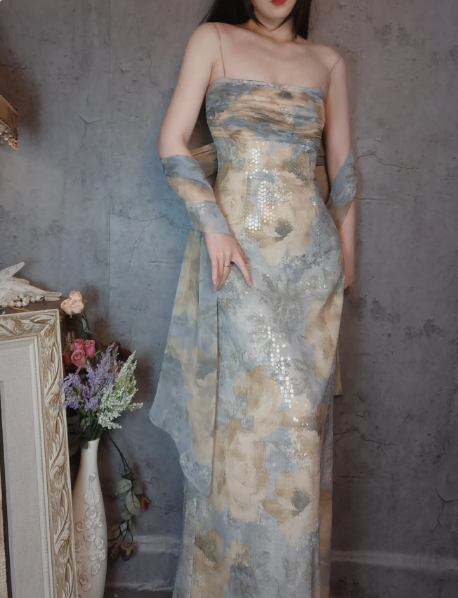 Vintage Fitted Spaghetti Strap Sequined Long Formal Prom Dress