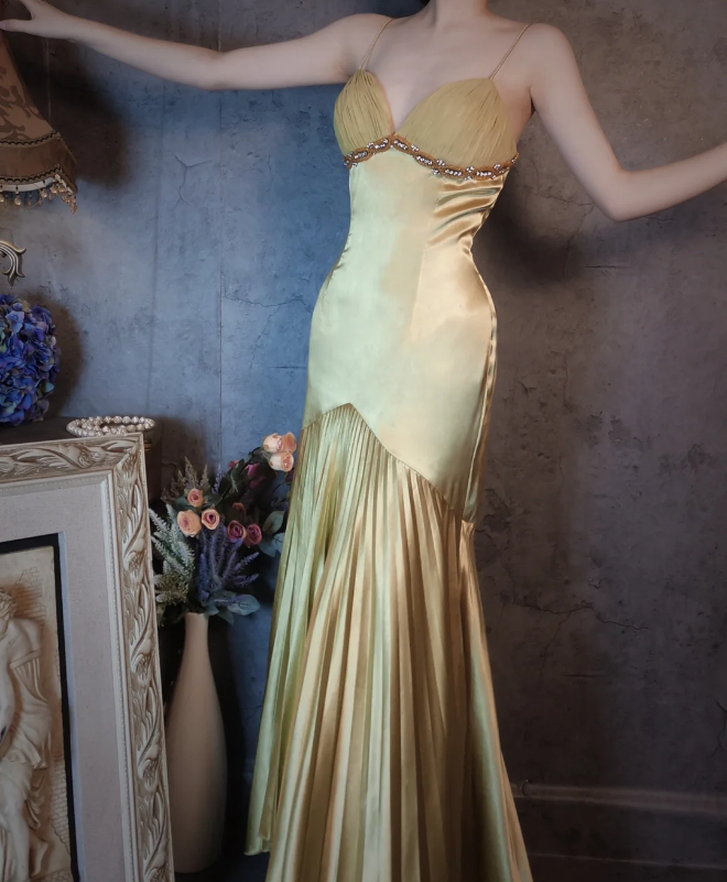 Vintage Green Mermaid Deep V-Neck Pleated Satin Long Formal Prom Dress