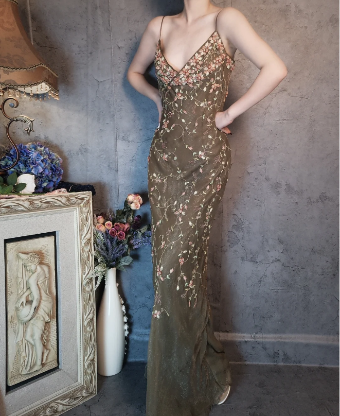 Vintage Green Mermaid Spaghetti Strap Deep V-Neck 3D Floral Embroidery Long Formal Prom Dress Main image