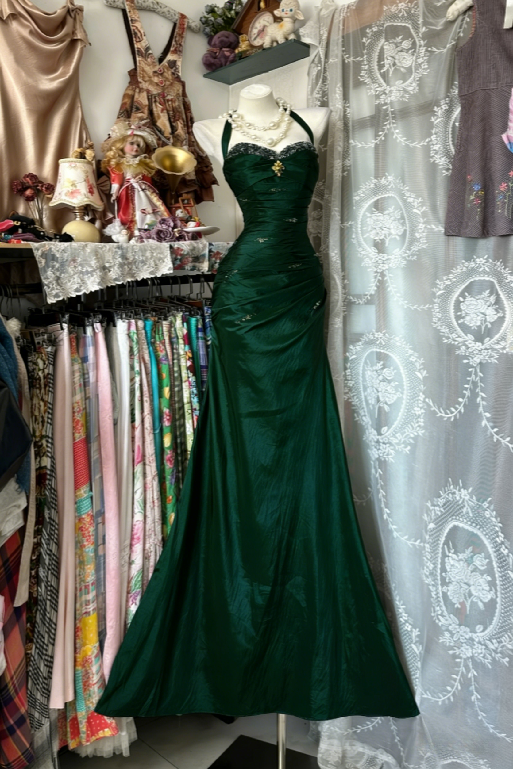 Vintage Halter Sheath Prom Dress Long Beaded Satin Blue Prom Dress Sleeveless Birthday Dress